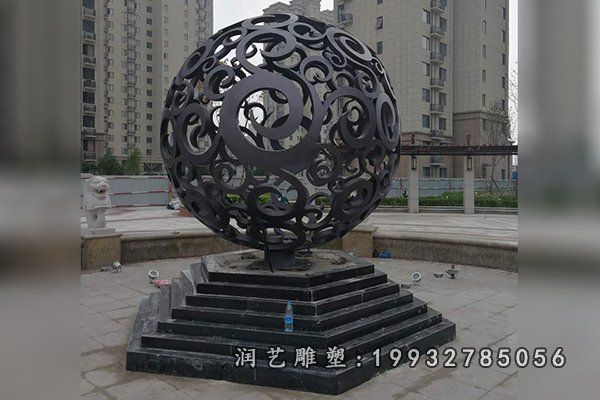 不锈钢镂空球雕塑 (4)