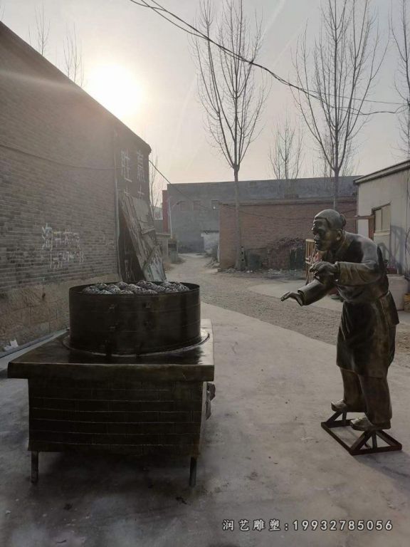 卖包子民俗人物铜雕 (2)