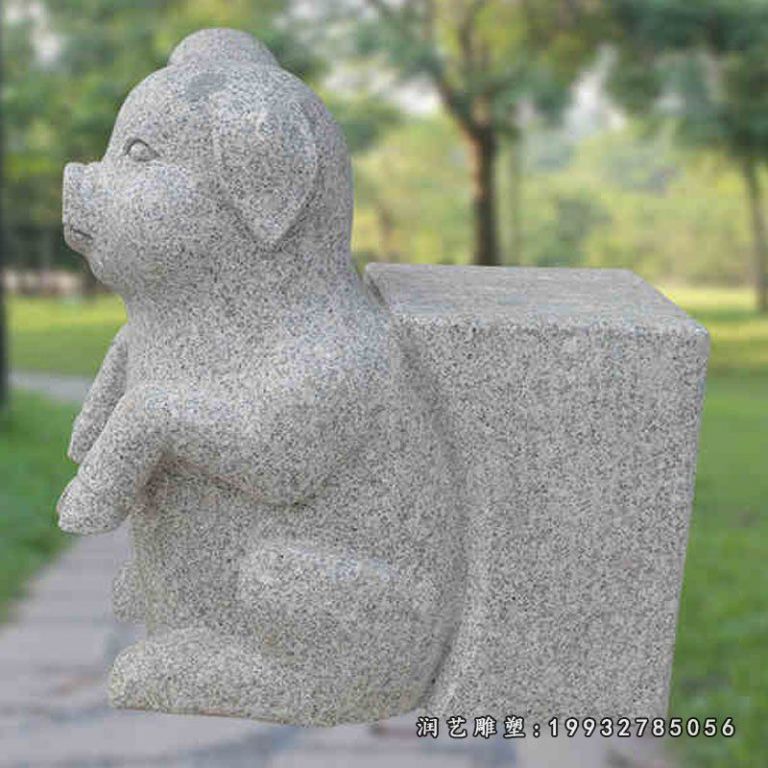 公园猪动物石雕