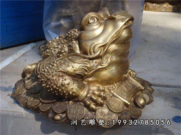 校园动物金蟾铜雕