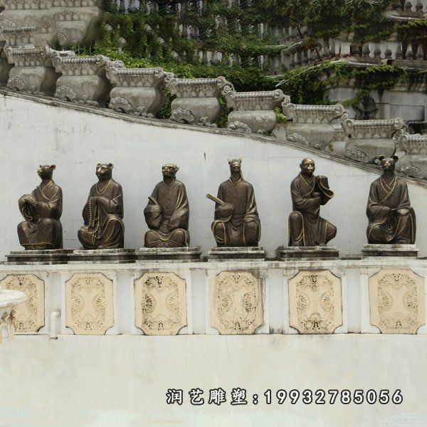 草坪十二生肖动物铜雕