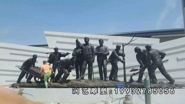 草坪工人铜雕