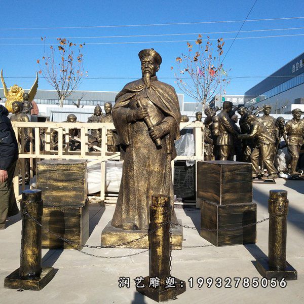 广场人物林则徐铜雕