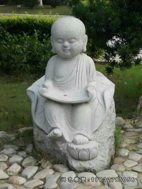 步行街小和尚石雕
