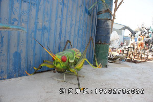 街道玻璃钢蝈蝈动物雕塑