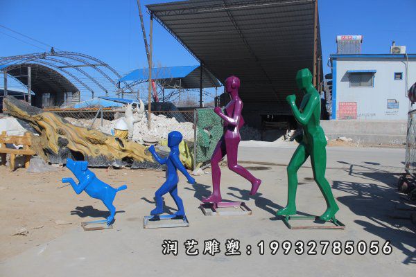 广场玻璃钢一家人雕塑