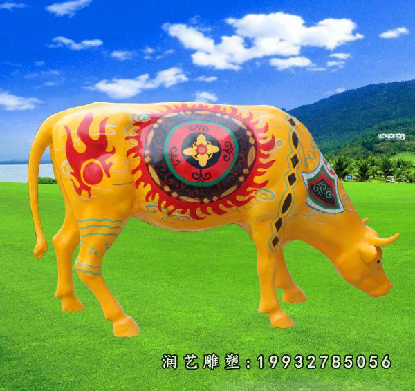 游乐场玻璃钢牛雕塑