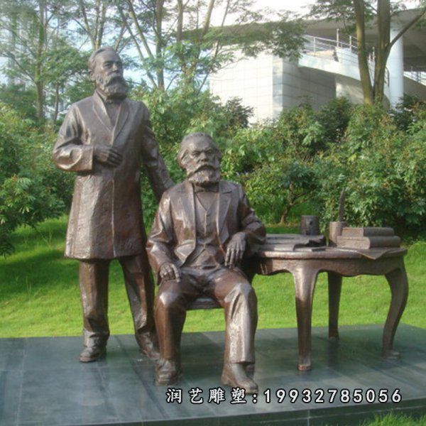 小区西方人物铜雕