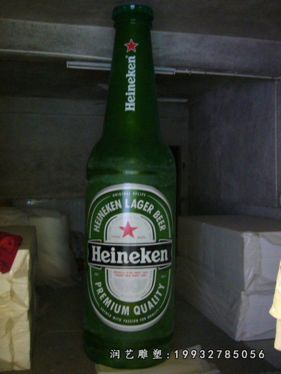 园林玻璃钢酒瓶景观雕塑