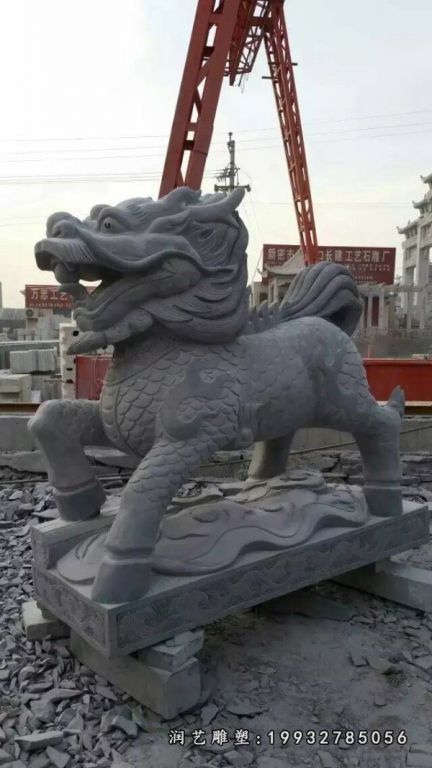 游乐场动物麒麟石雕