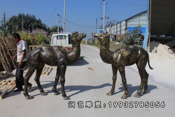 庭院骆驼动物铜雕