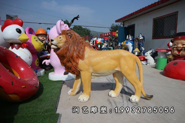 步行街玻璃钢狮子动物雕塑