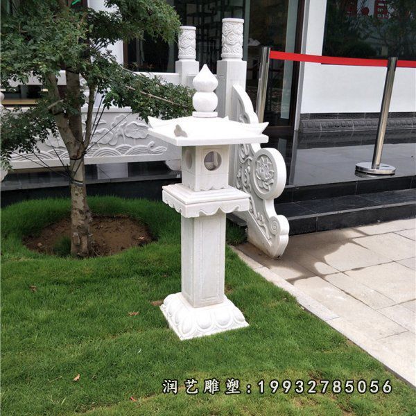 草坪景观灯石雕