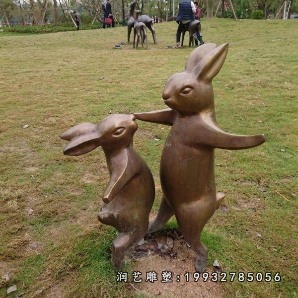 街道兔子动物铜雕