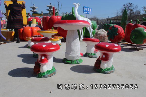 医院玻璃钢桌凳景观雕塑