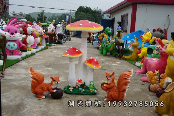 玻璃钢松鼠雕塑 (15)