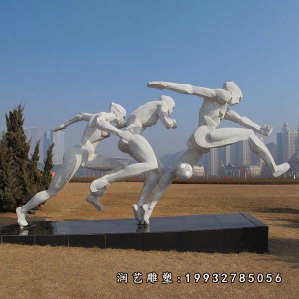 医院不锈钢人物踢球雕塑