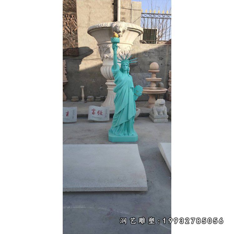 草坪玻璃钢火炬女神人物雕塑