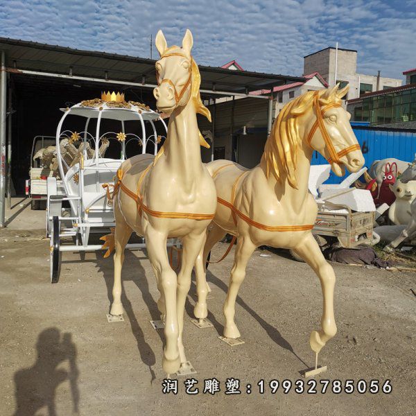 城市玻璃钢马车景观雕塑