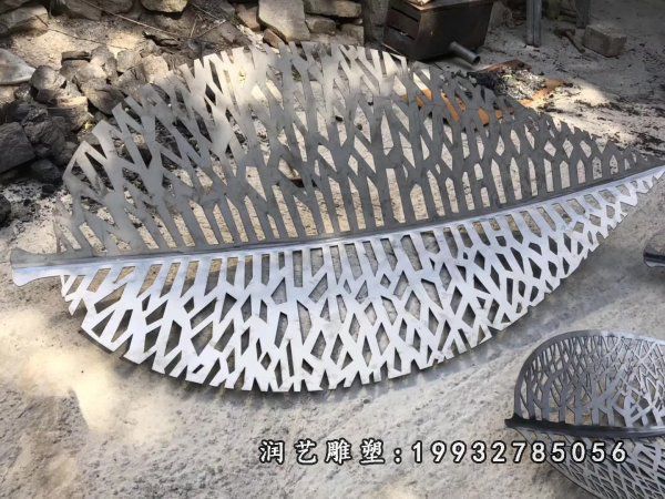 不锈钢树叶雕塑 (56)
