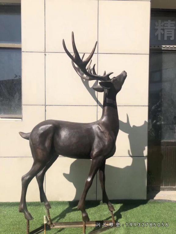 医院鹿动物铜雕