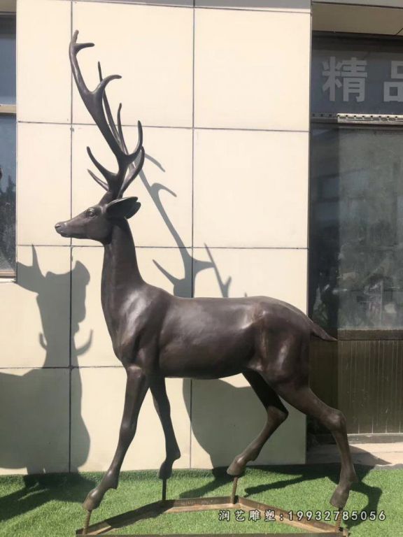园林鹿雕塑 (1)
