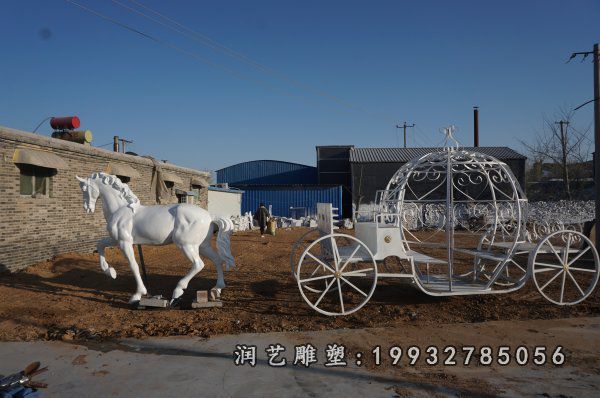 商场玻璃钢马车景观雕塑