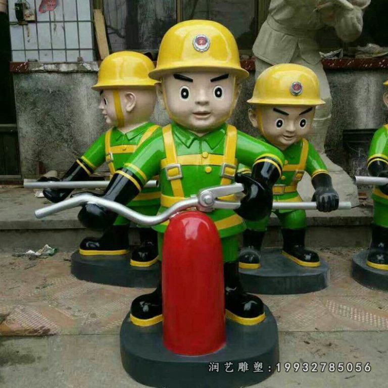 学校校园玻璃钢消防员卡通雕塑