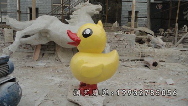 商场玻璃钢小黄鸭卡通雕塑
