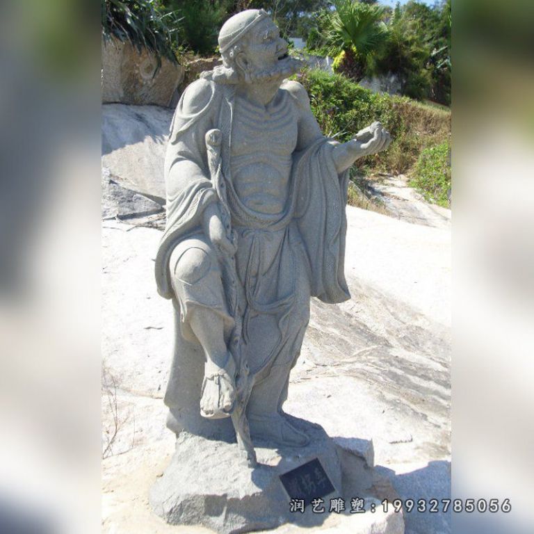 广场八仙过海人物石雕