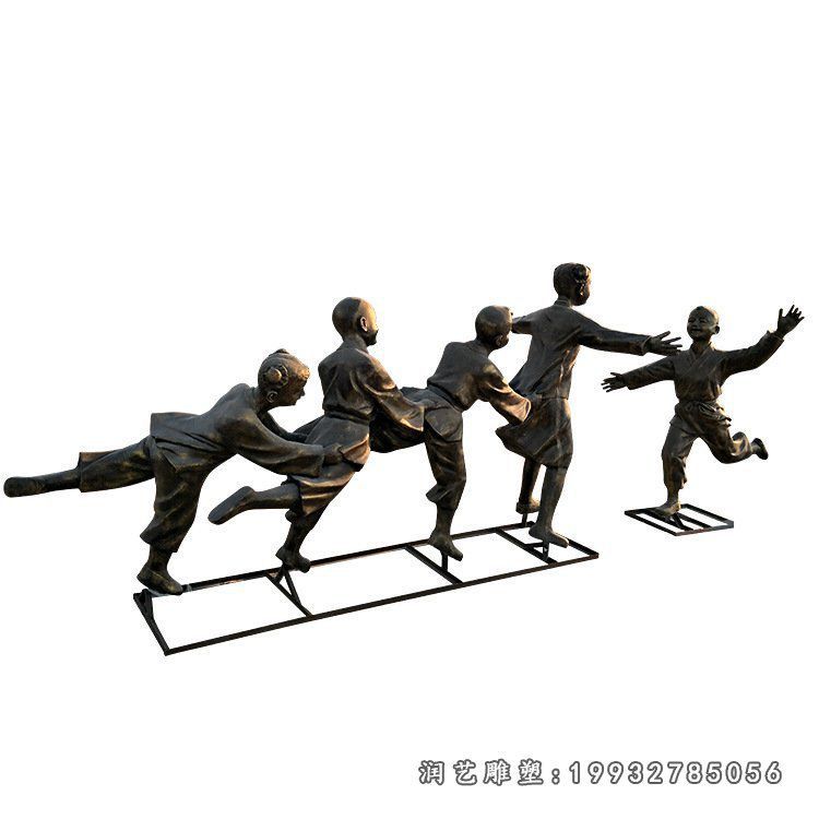 玩老鹰捉小鸡铜雕