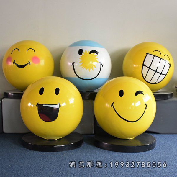 企业玻璃钢笑脸景观雕塑