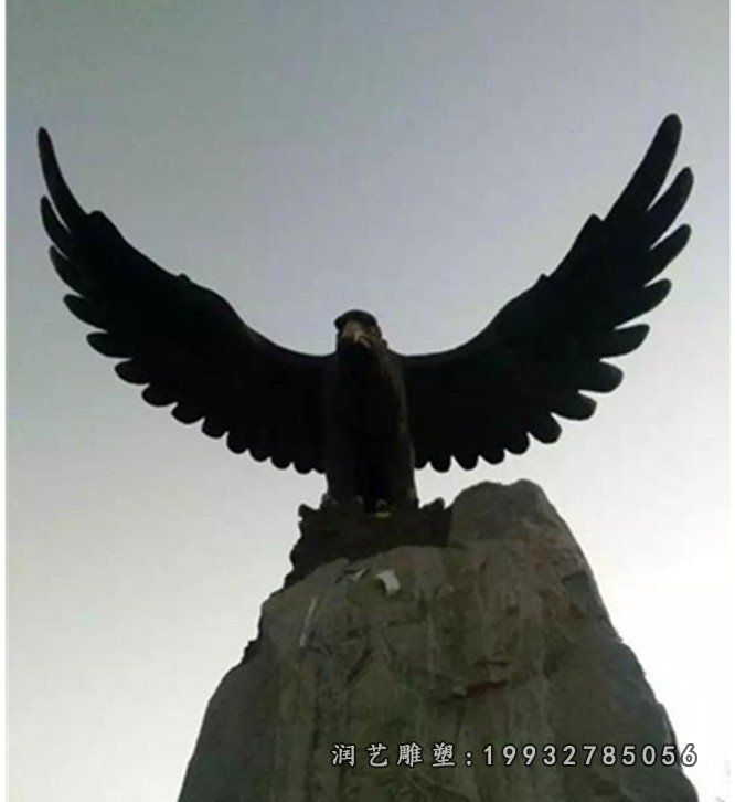 学校老鹰动物铜雕