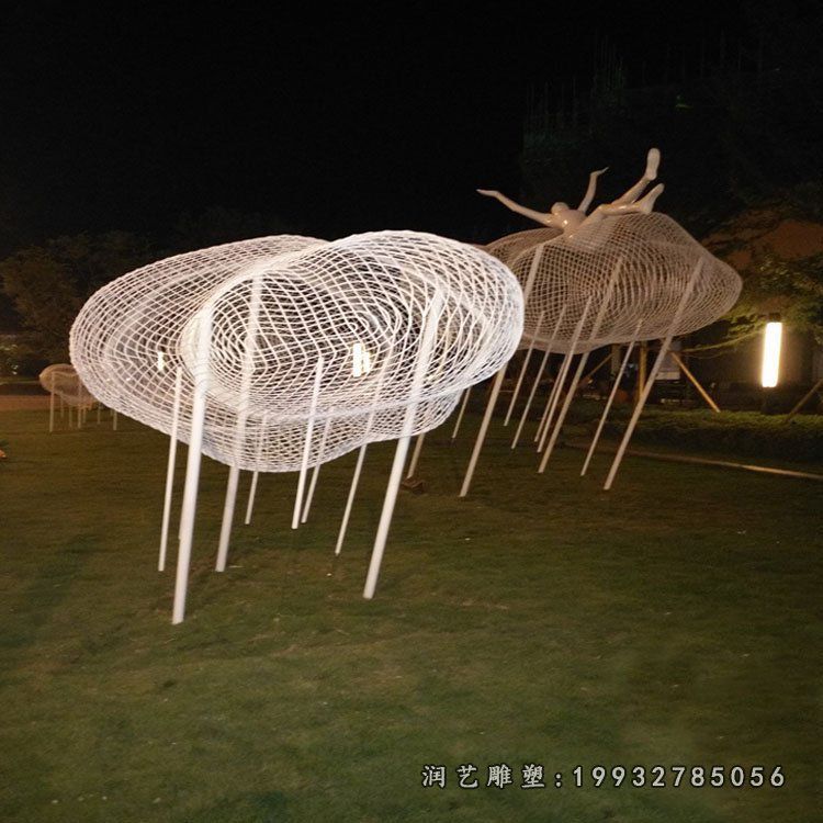 小区不锈钢云朵景观雕塑
