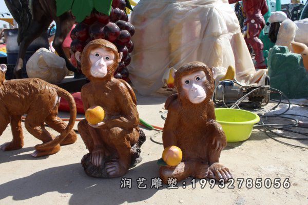 企业玻璃钢猴子动物雕塑
