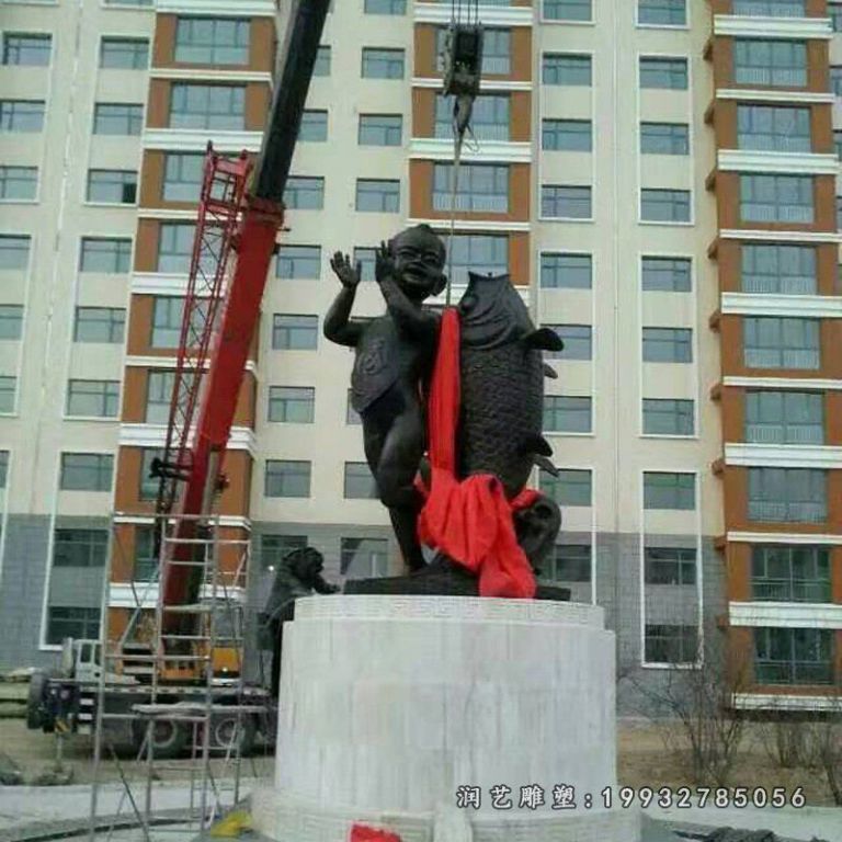 医院鱼动物铜雕