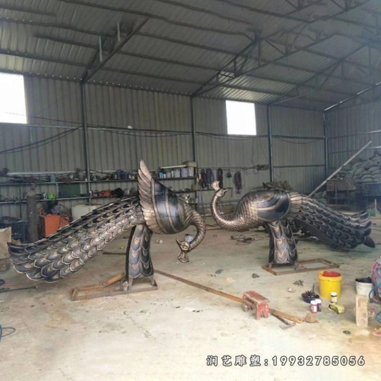 医院孔雀动物铜雕