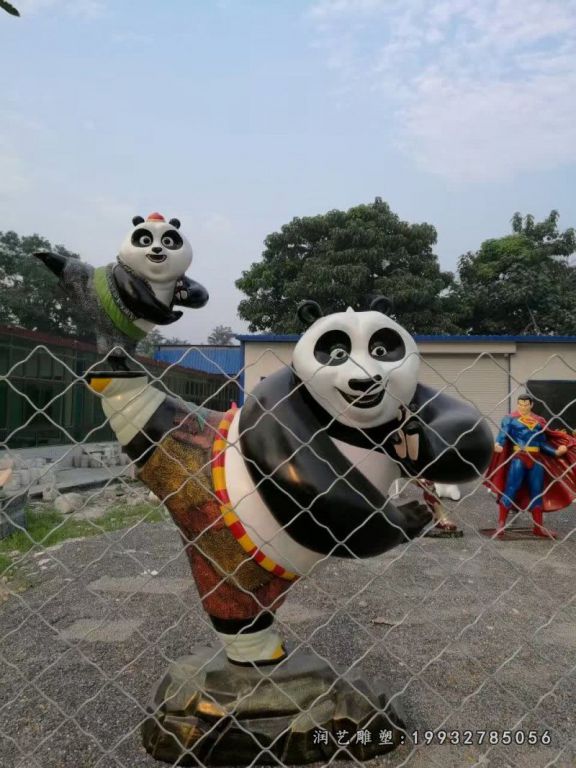 小区玻璃钢功夫熊猫卡通雕塑