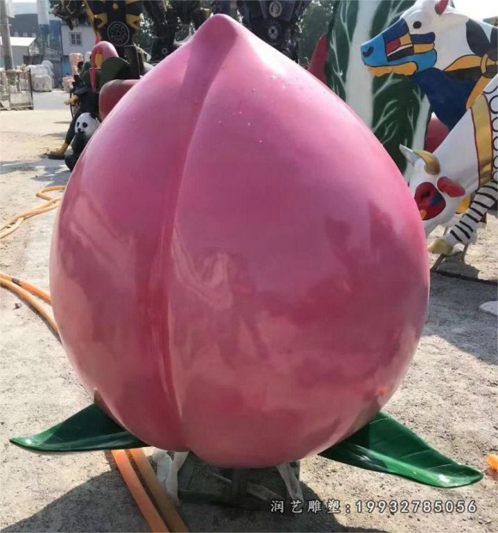 草坪桃玻璃钢水果雕塑 (3)