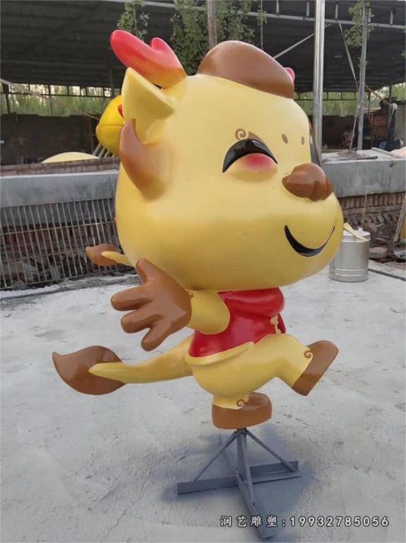 步行街玻璃钢十二生肖雕塑