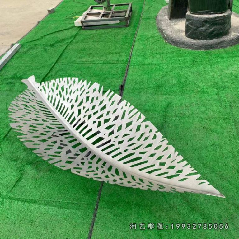 公寓不锈钢树叶景观雕塑