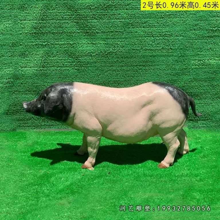 街道玻璃钢动物猪雕塑