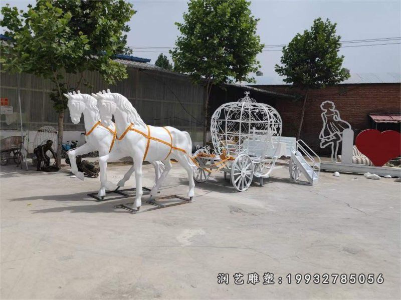园林玻璃钢马车景观雕塑