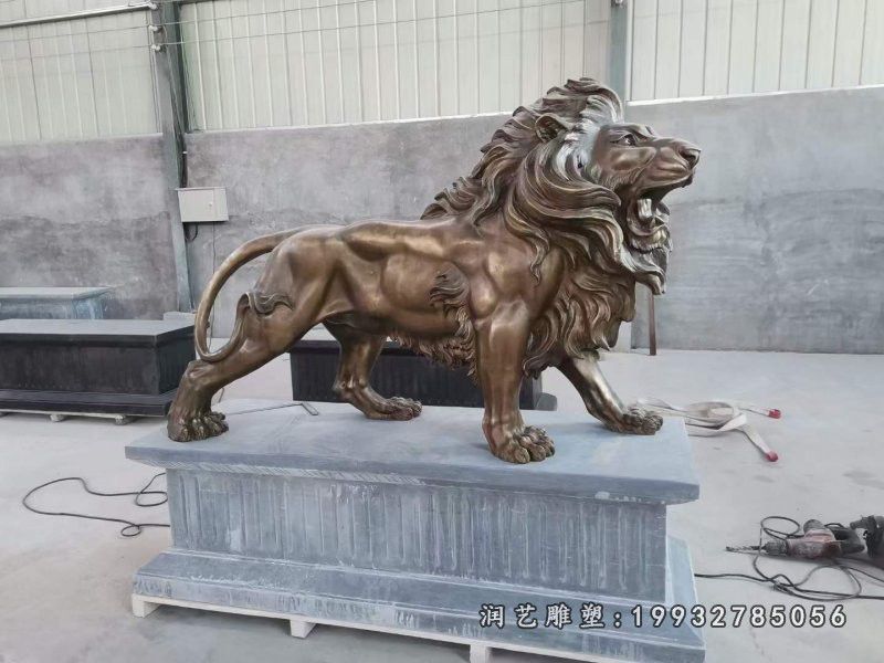 草坪动物狮子铜雕
