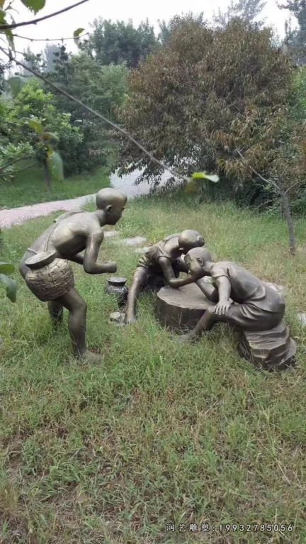 掰手腕儿童铜雕 (1)