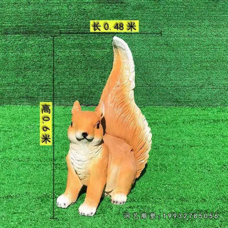 商业街玻璃钢松鼠雕塑