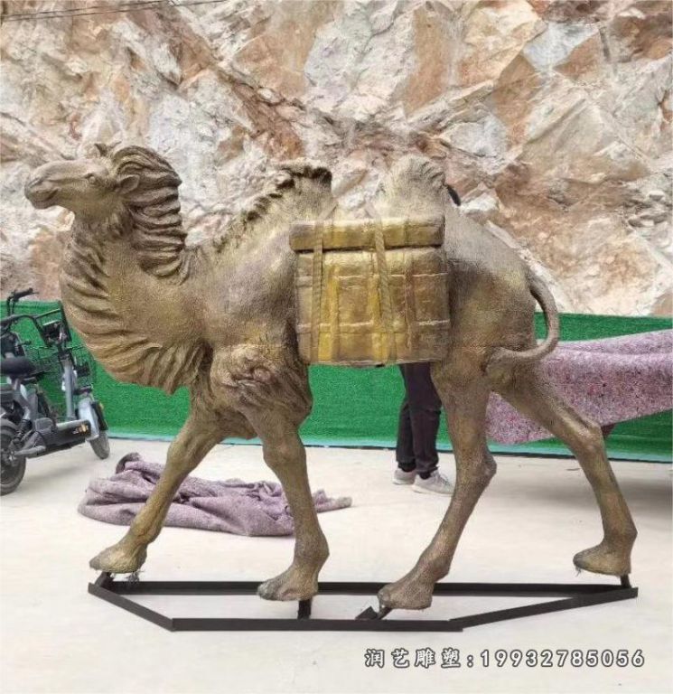 步行街动物骆驼铜雕
